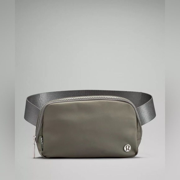 lululemon athletica Handbags - NWT Lululemon Gray Sage Everywhere Belt Bag - Fanny Pack - Crossbody